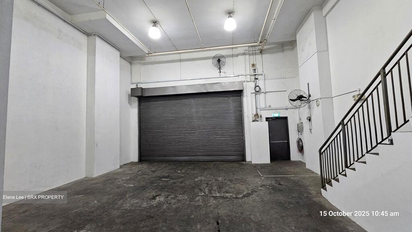 I.biz Centre (D21), Factory #524494051